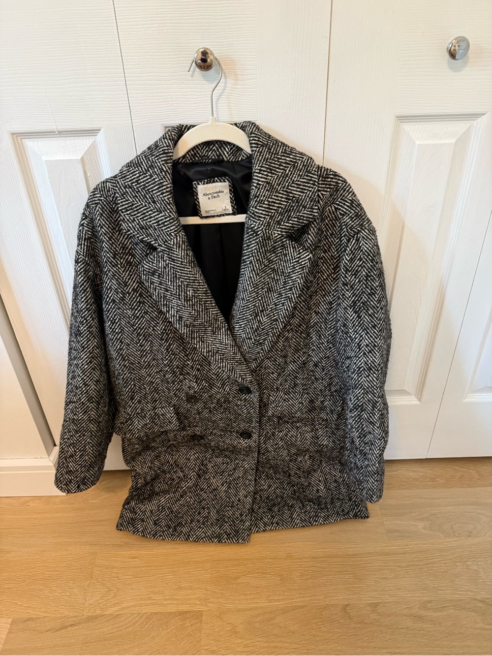 Abercrombie & Fitch Women's Black and White Herringbone Oversized Peacoat